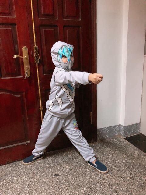Bộ quần áo bé trai đẹp mới hình siêu nhân