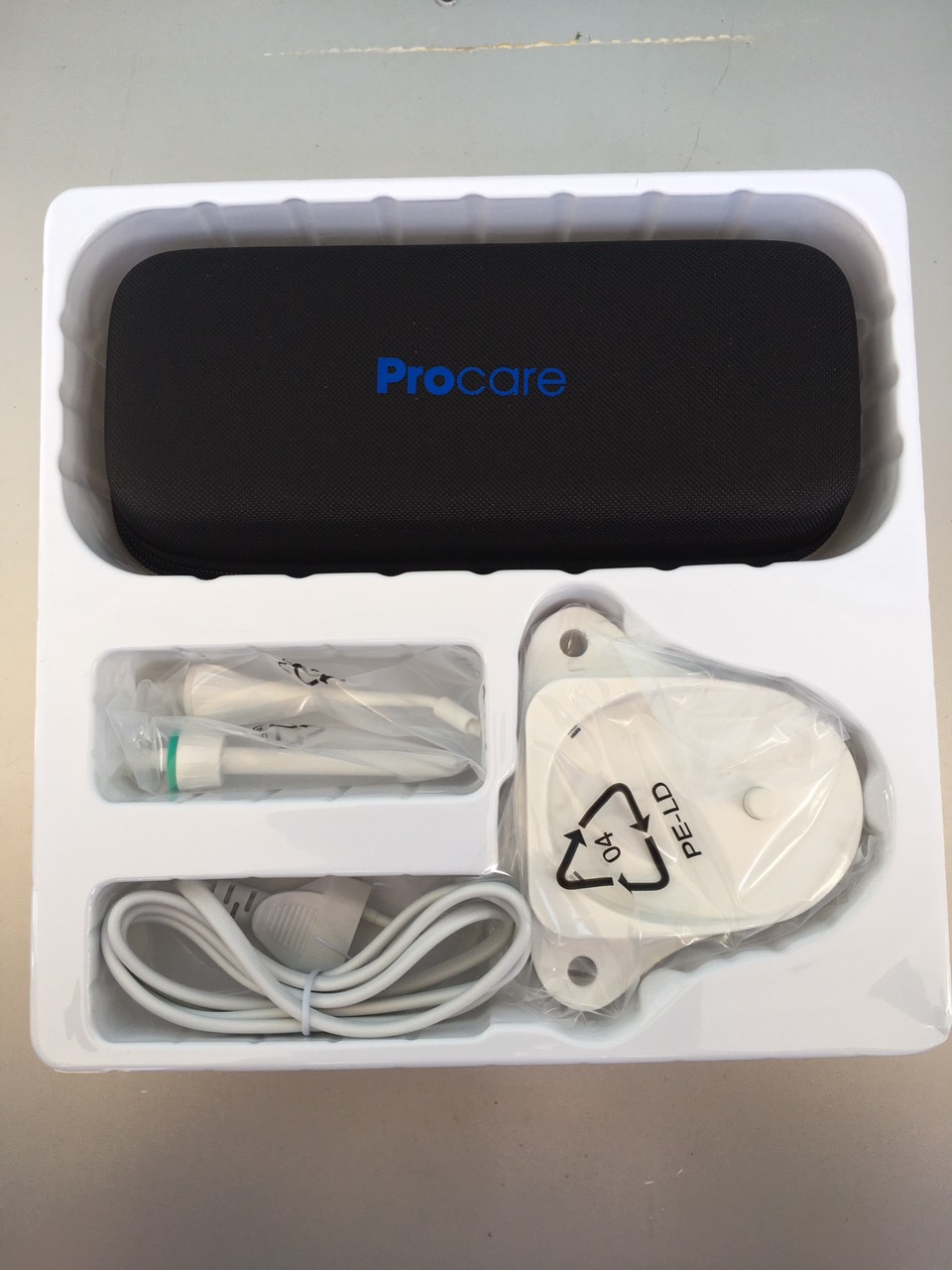 Hộp đựng máy tăm nước du lịch Procare A6