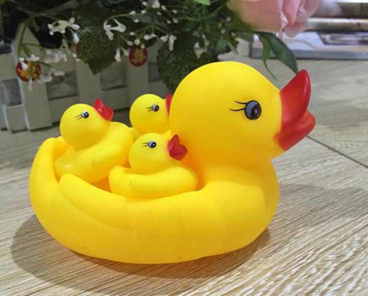 Combo Đàn vịt thả bồn tắm 1 mẹ 3 con cho bé