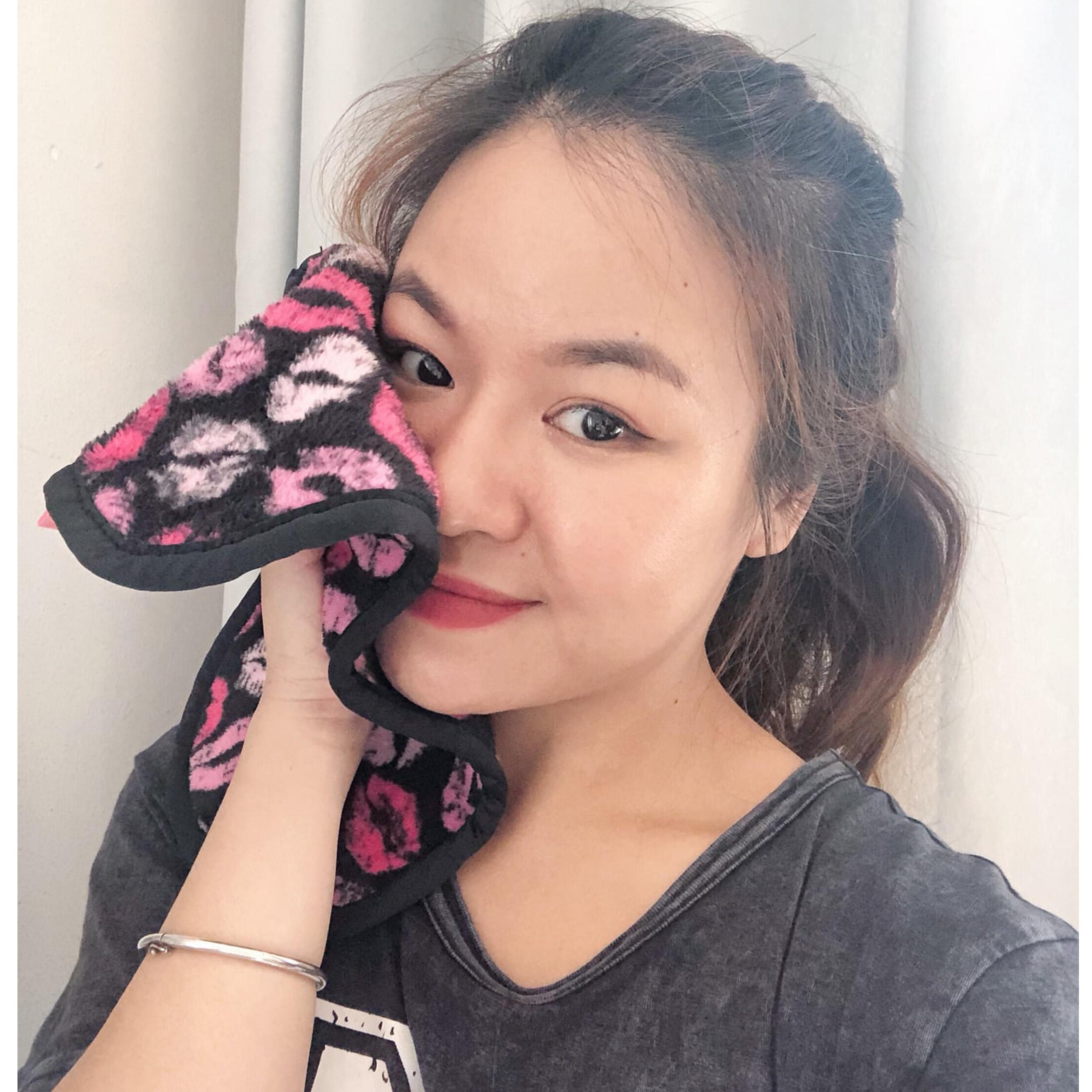 MakeUp Eraser Midnight Kisses Makeup Remover Cloth