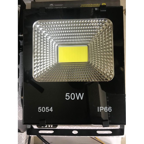 Đèn Pha Led 50w as trắng COB 5054 đủ công suất chiếu sáng sân vườn, bảng hiệu.