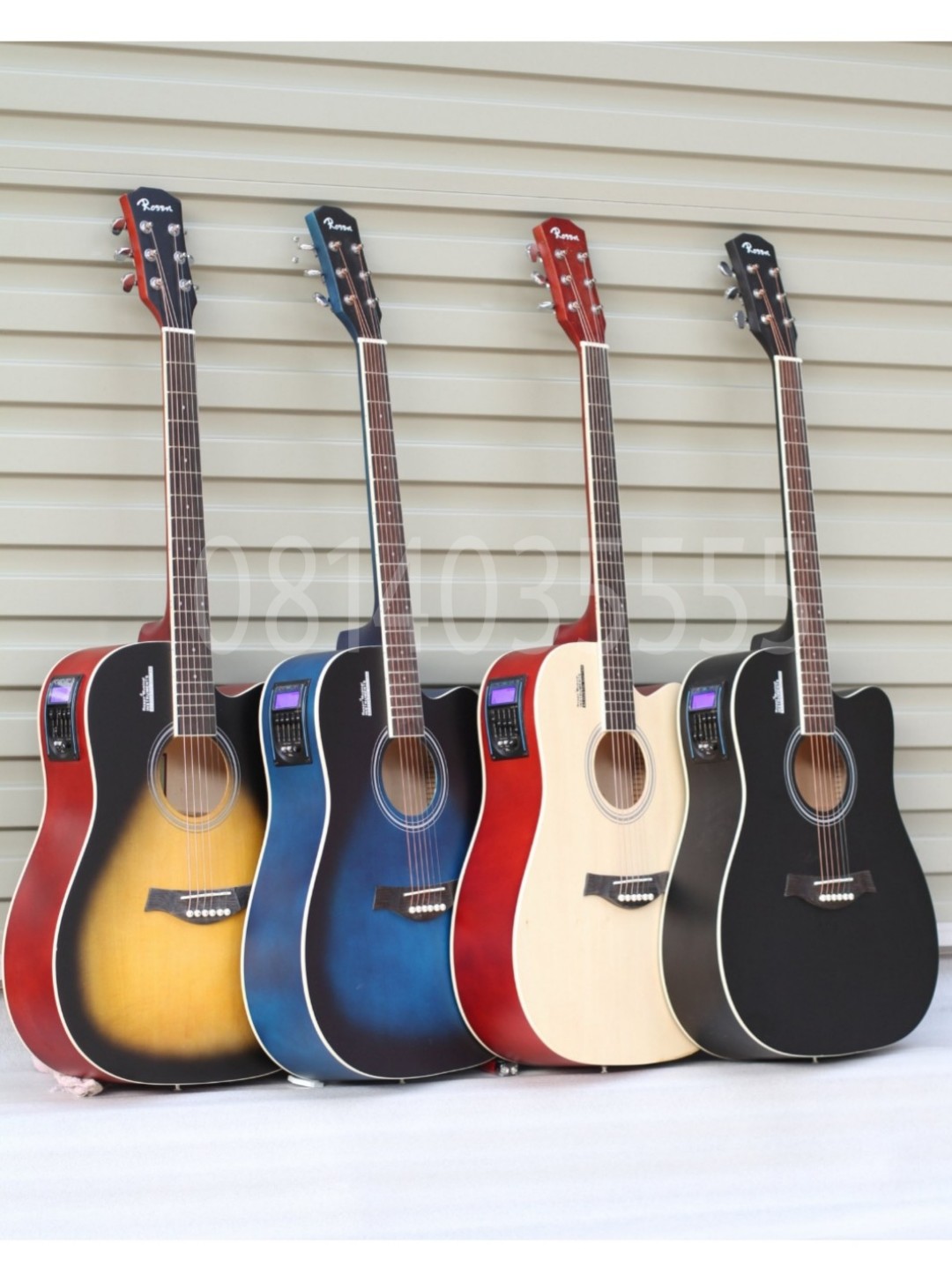 Guitar Rosen R135