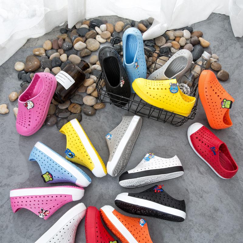 [Tặng 04 sticker] Giày nhựa trẻ em - Chất liệu nhựa EVA mềm, nhẹ, không thấm nước - Nhiều màu để lựa chọn