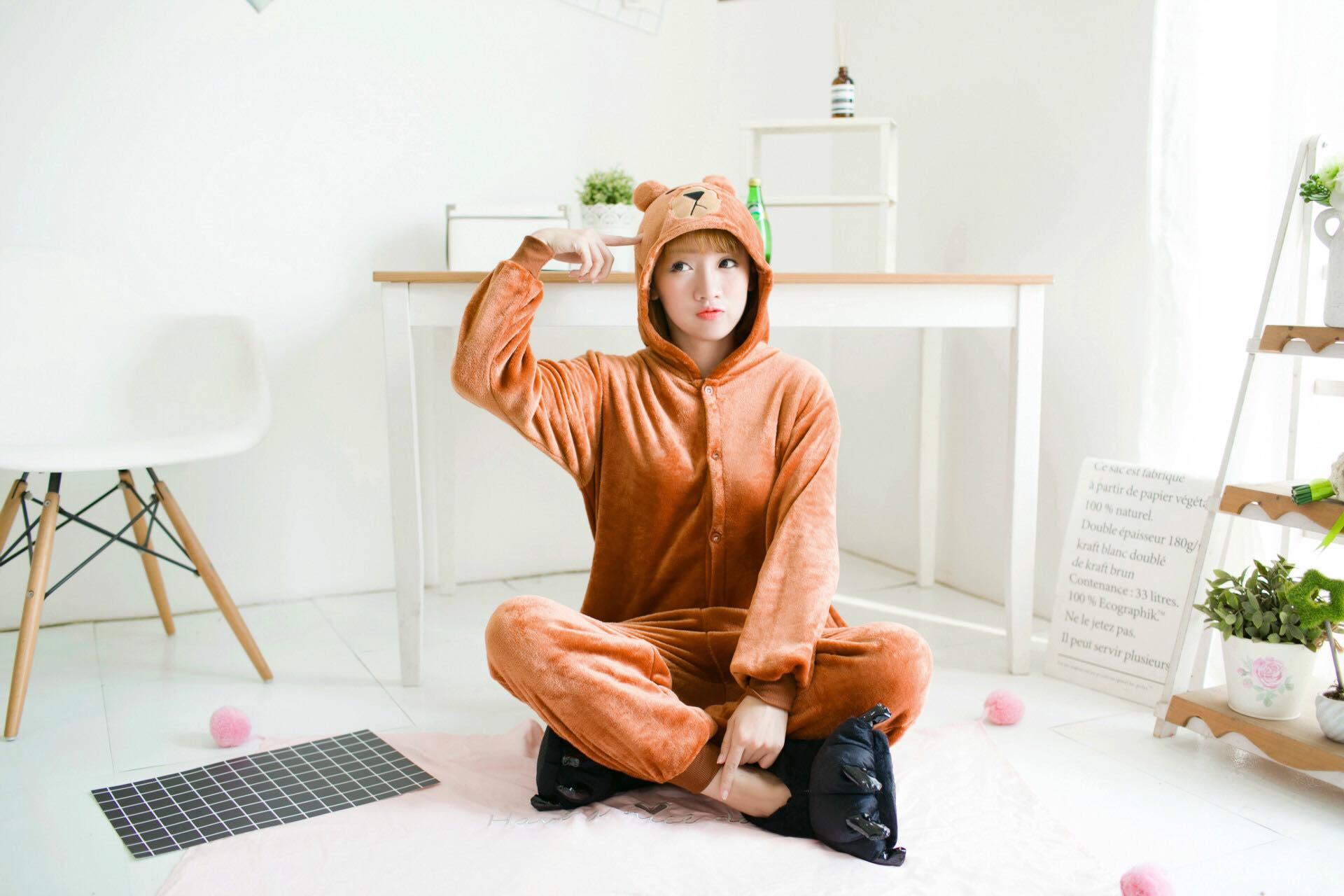 Bộ đồ lông mịn hình thú gấu nâu Brown