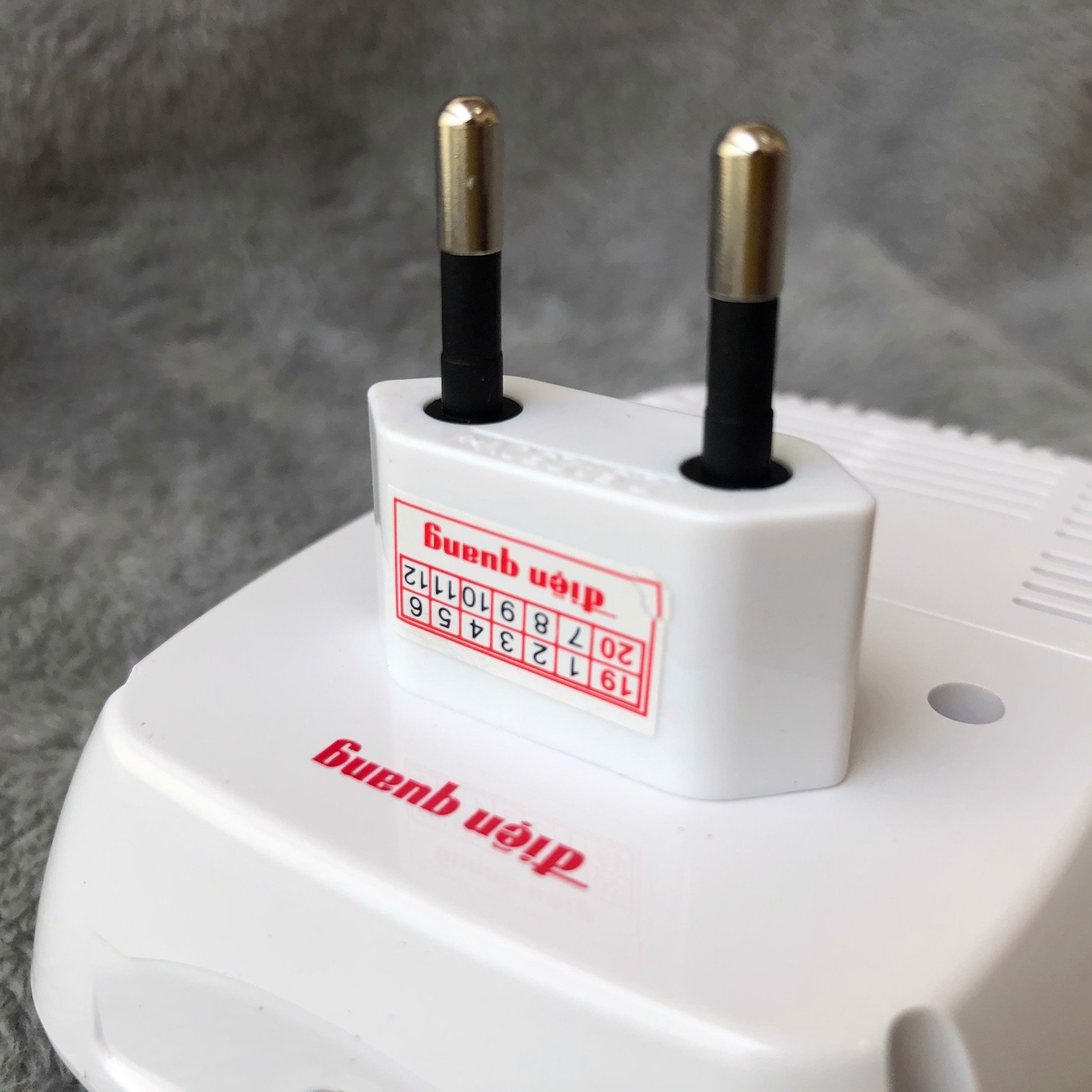 Đèn ngủ cảm biến LED Điện Quang LNL06 ( Cảm biến quang và chuyển động, ánh sáng vàng )