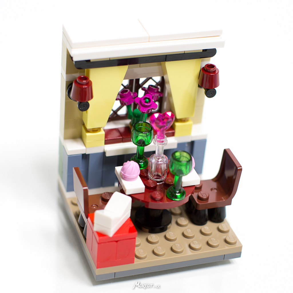 LEGO 40120: Seasonal Valentine's Day Dinner