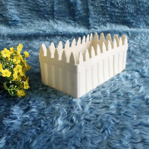 [HCM]Chậu nhựa trồng cây - chậu hàng rào màu trắng loại vừa 20cm x 11cm