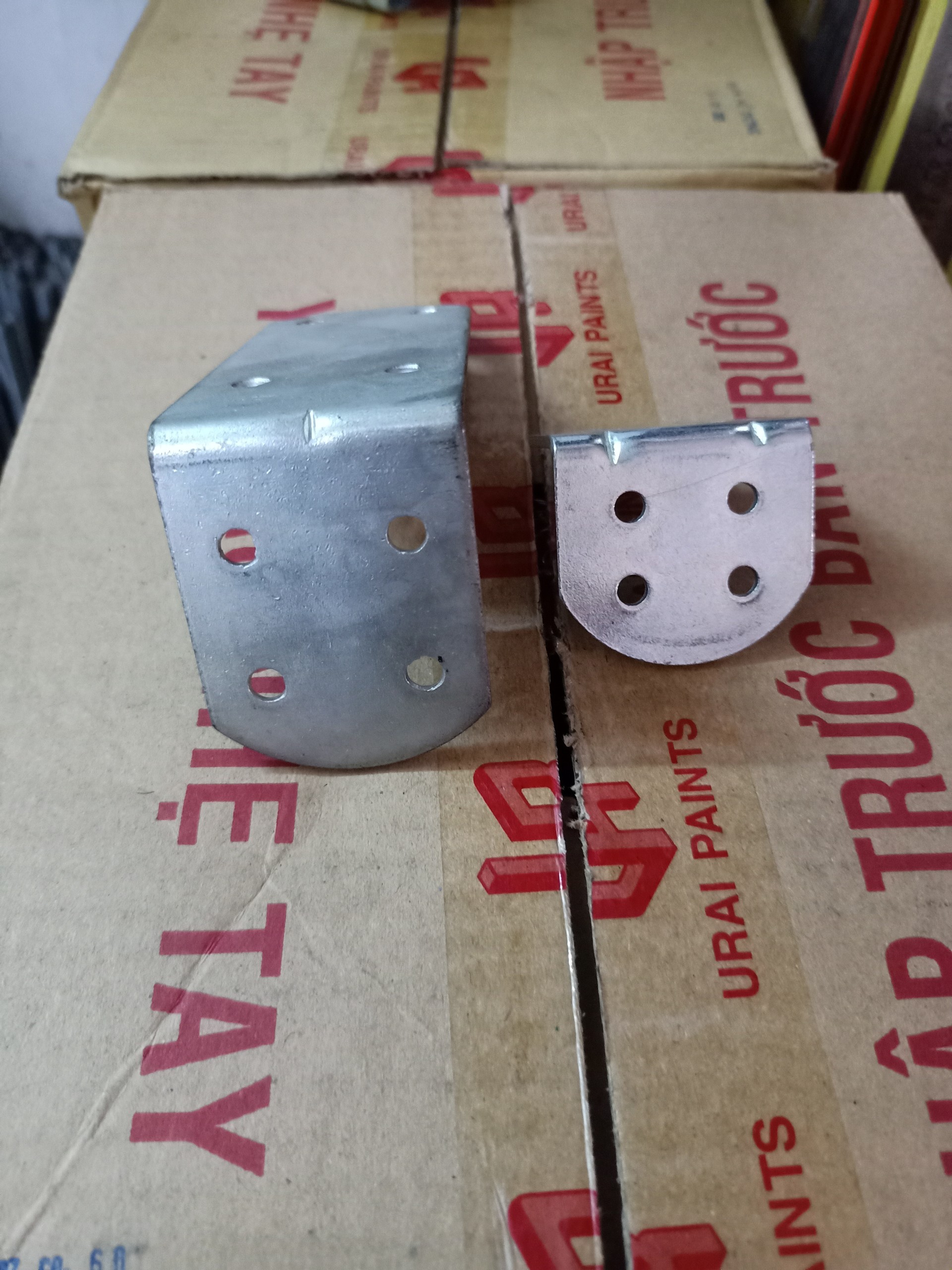 KE GÓC SẮT 4F - 1T BẢN 4F5