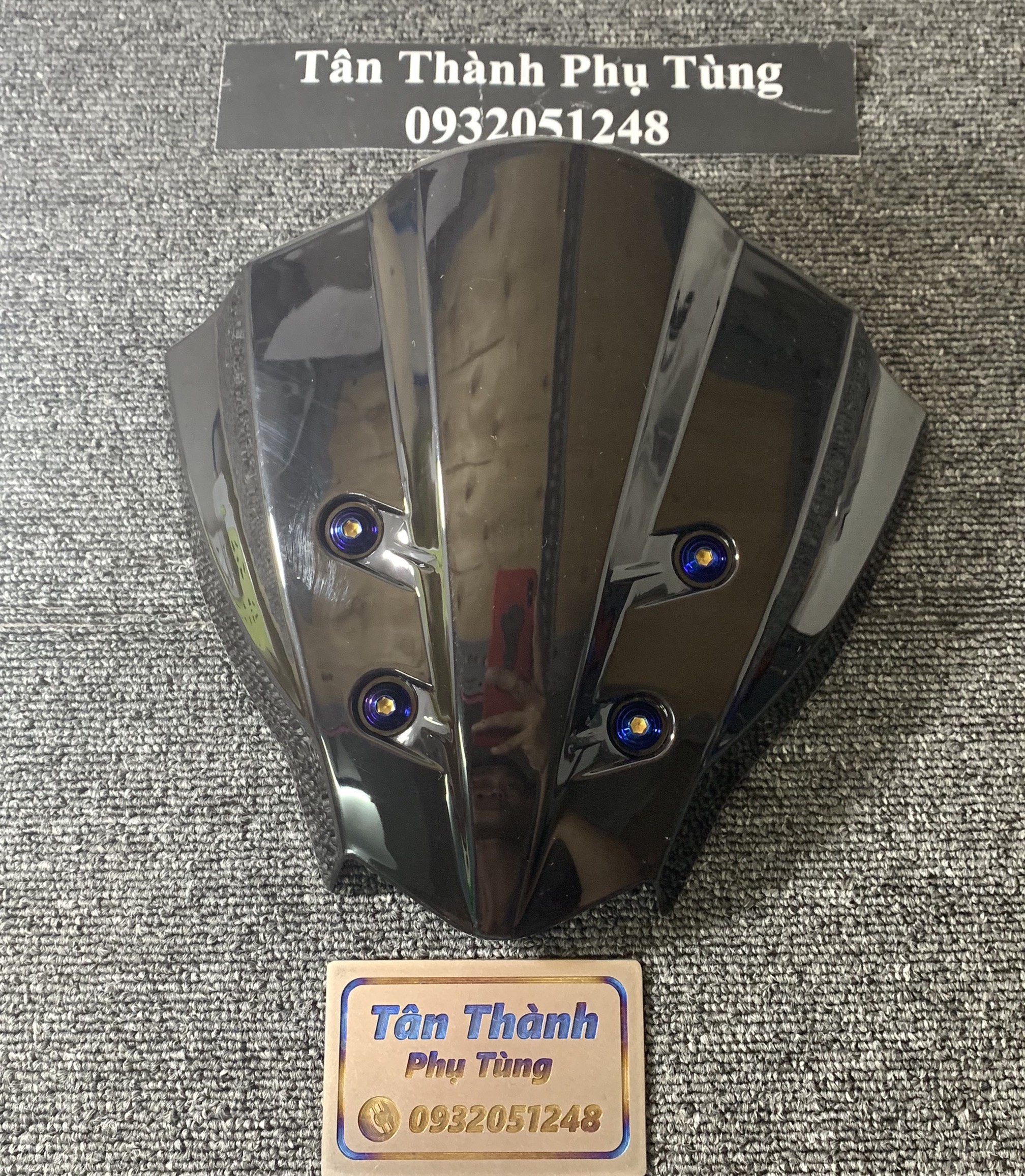 Mão Winner X kiểu khỉ nhựa trong kèm ốc