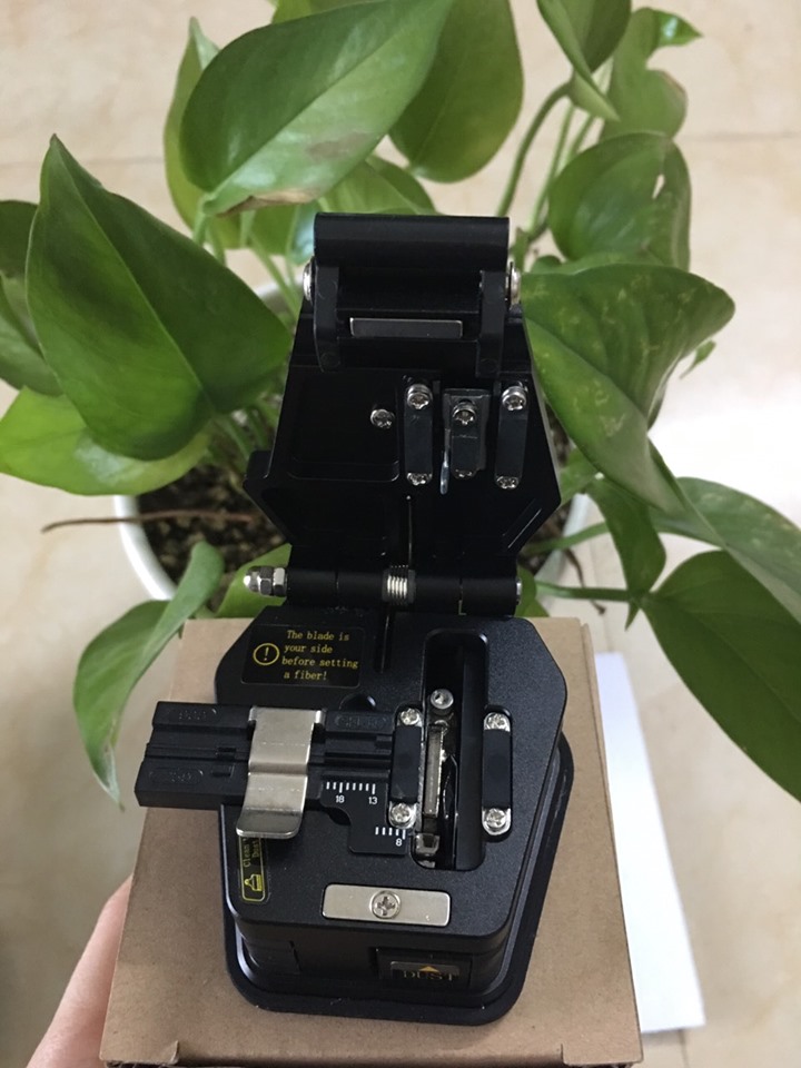 Dao cắt sợi quang SKL-60C