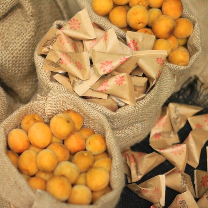 Dehydrated suka apricot 100 each