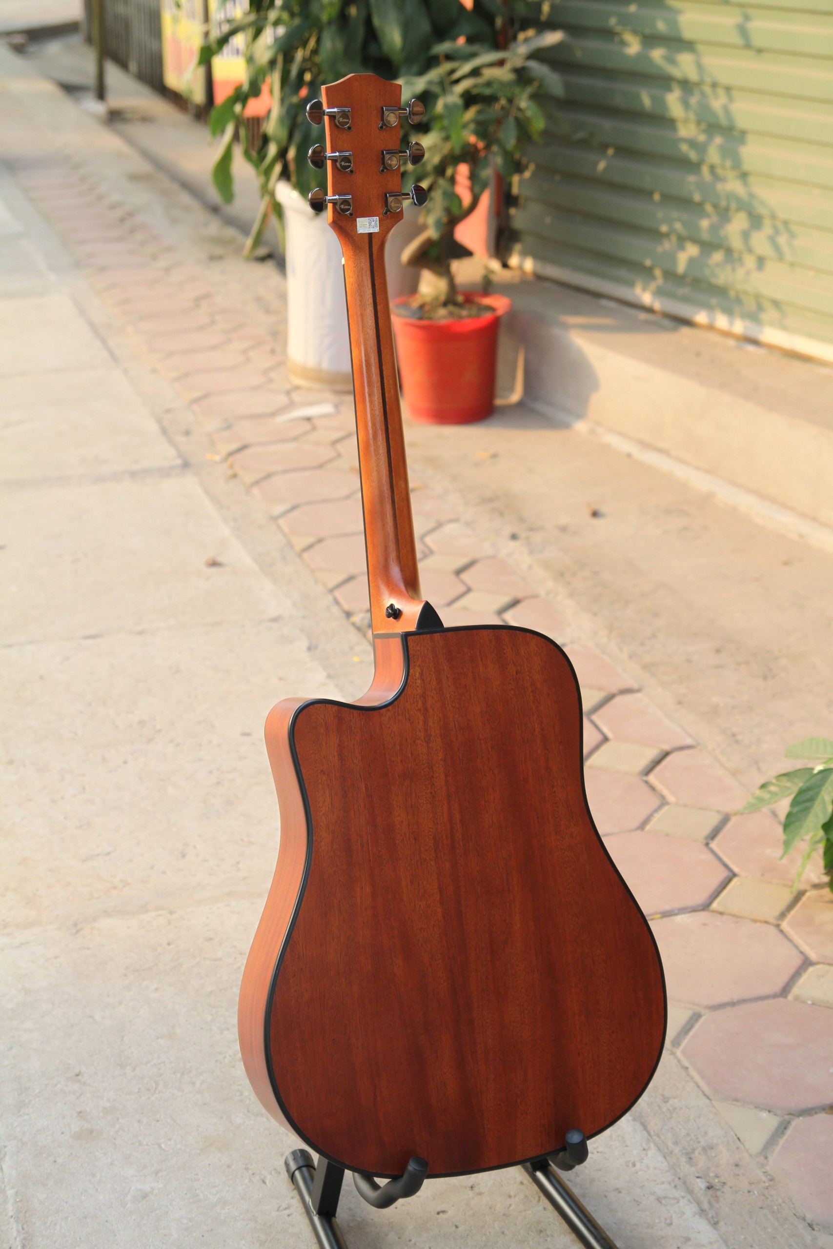 Guitar Rosen G15 nâu đỏ