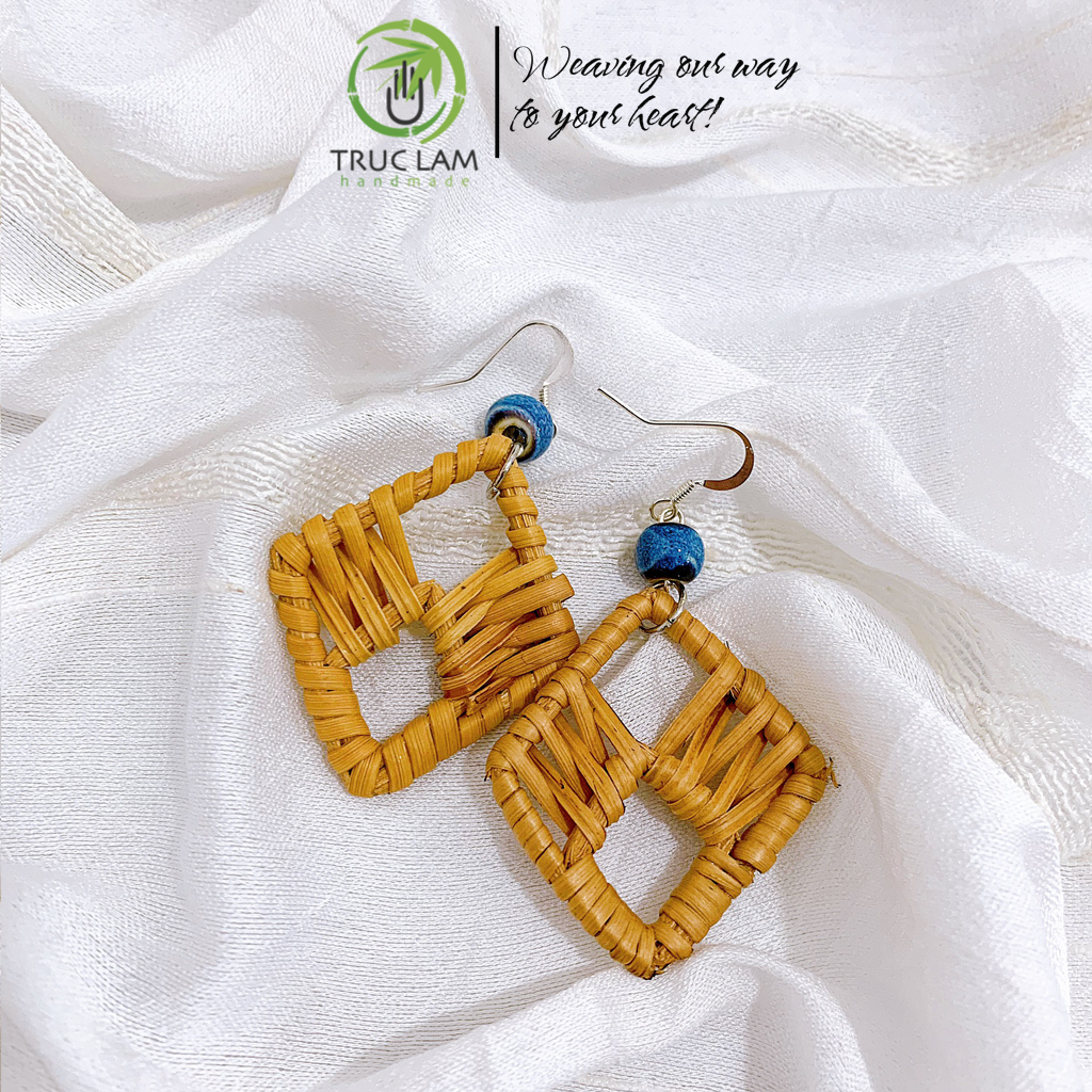 Phụ kiện đi biển khuyên tai cói bông tai mây tre đan KT01  - Trúc Lâm Handmade