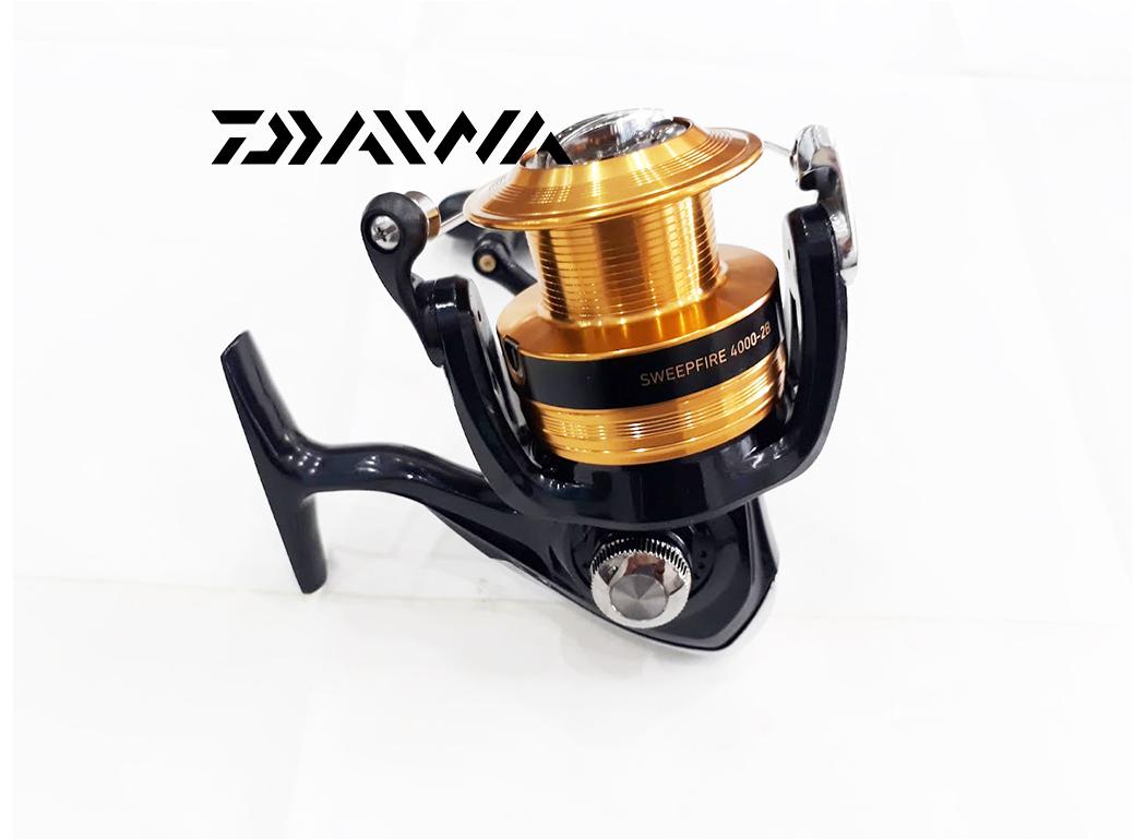 Máy Câu Cá Daiwa new SWEEPFIRE