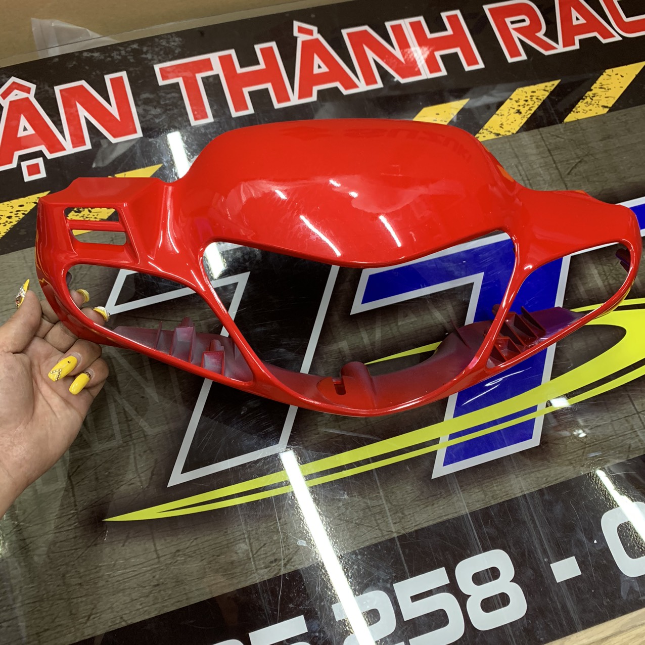 BÀN THỜ - VỎ ĐẦU MÀU ĐỎ SPORT 203 - SATRIA 206 ZIN