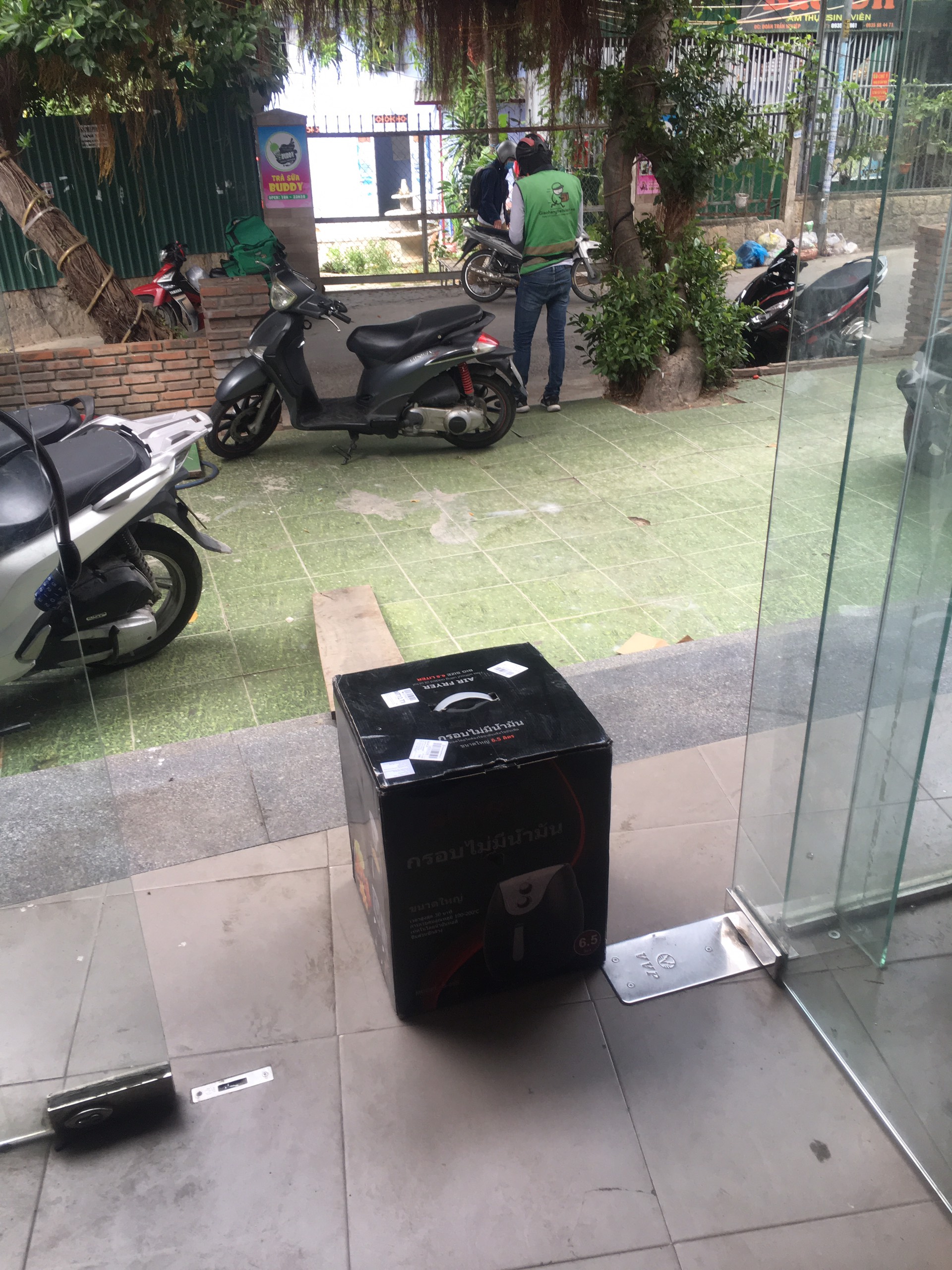 Nồi chiên không dầu Sharp loại 6L