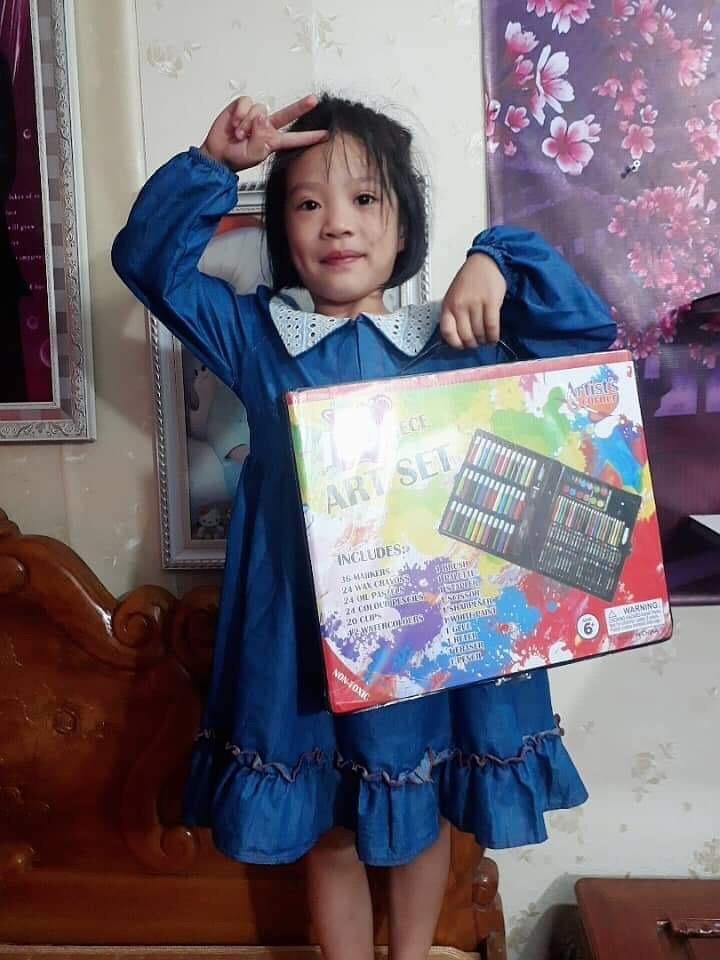 Hộp bút màu 150 chi tiết cho bé