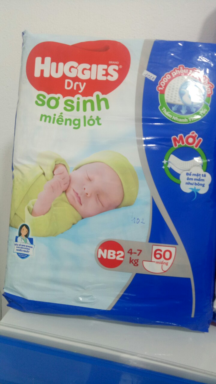 [HCM]Miếng lót Sơ Sinh Huggies - NB2-60 miếng