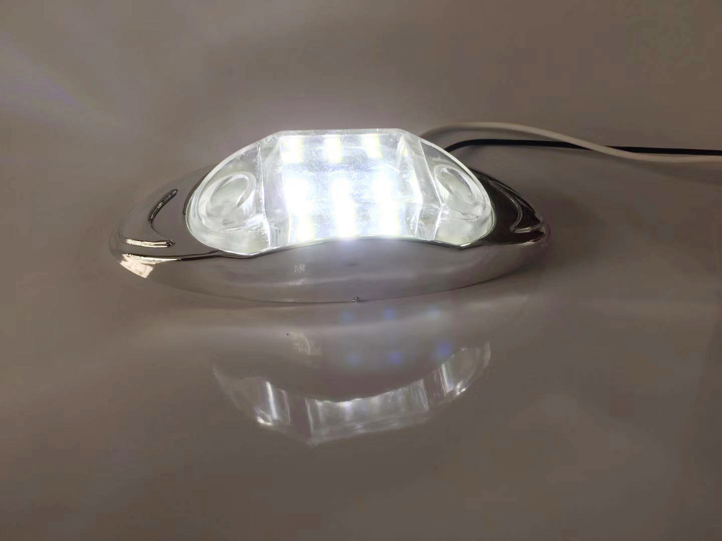 Bộ 02 Đèn Sườn Con Cá - 12V - 24V