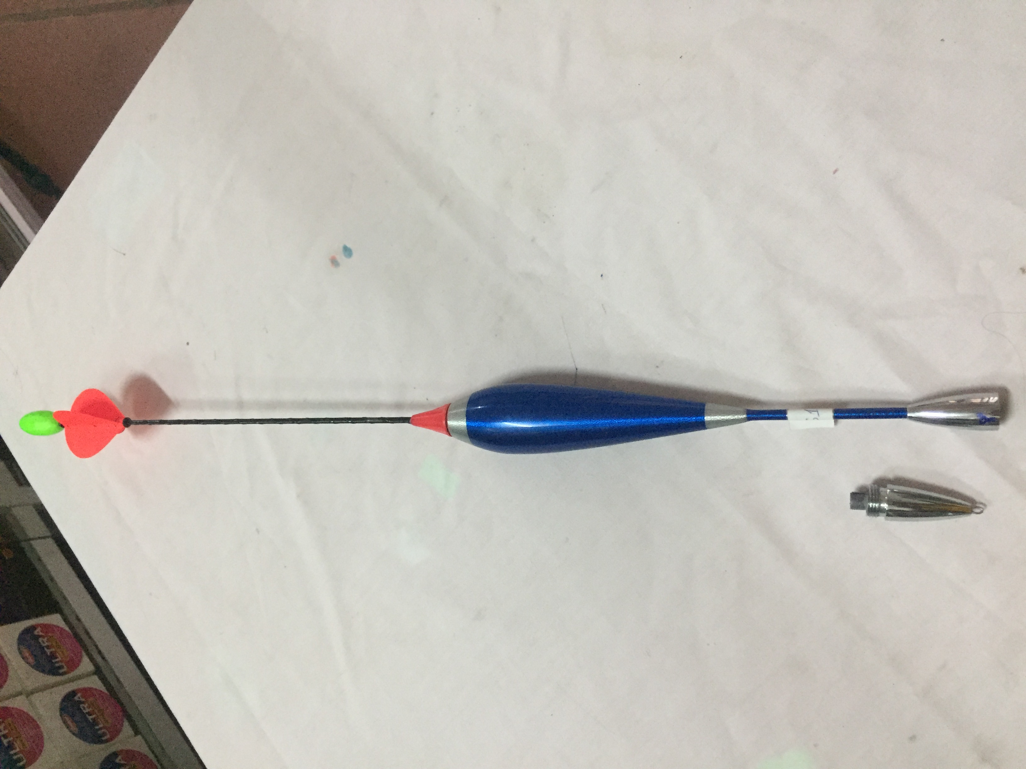 phao pin câu đêm bầu 30 có chân đồng vặn ren, đã có chì lá cân phao của nsx, phao dùng để câu lục tỳ , câu đêm.