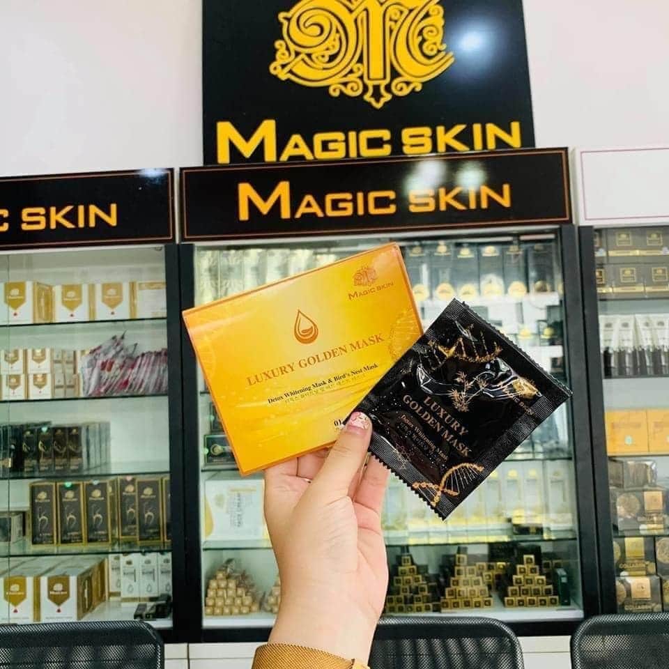 LUXURY GOLDEN MASK .