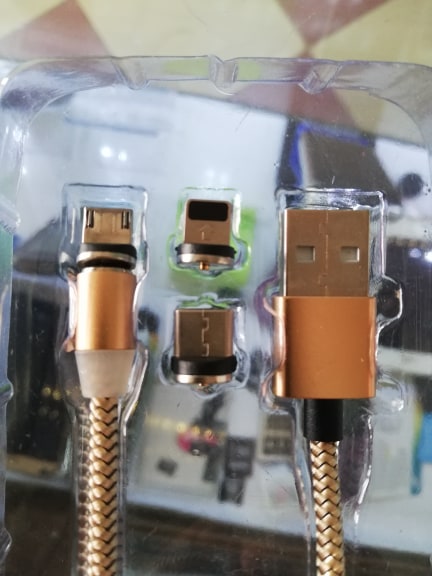 Cáp xạc đa năng nam châm hút 3 đầu