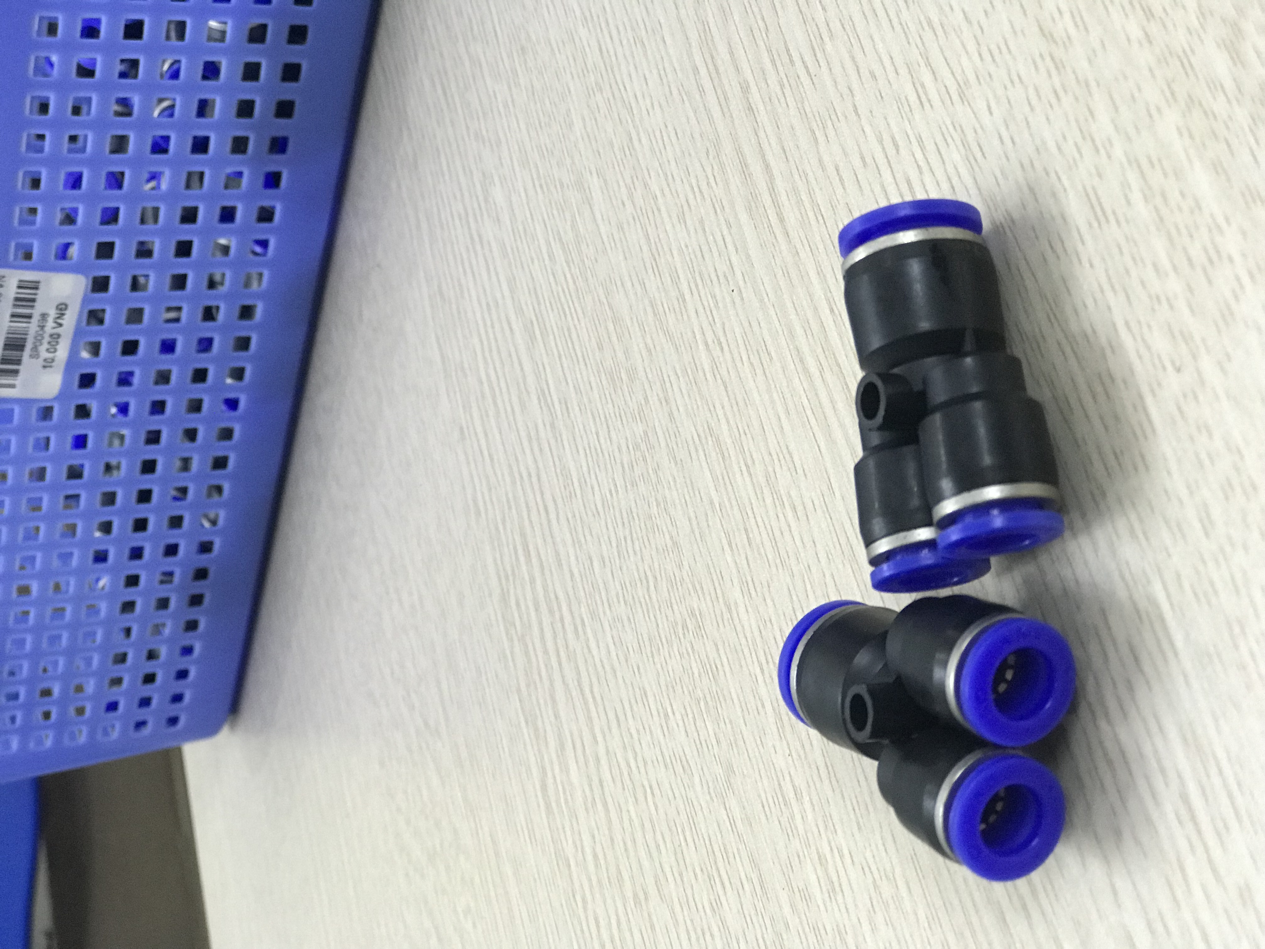Cút chữ Y nối ống 10 ra 8mm