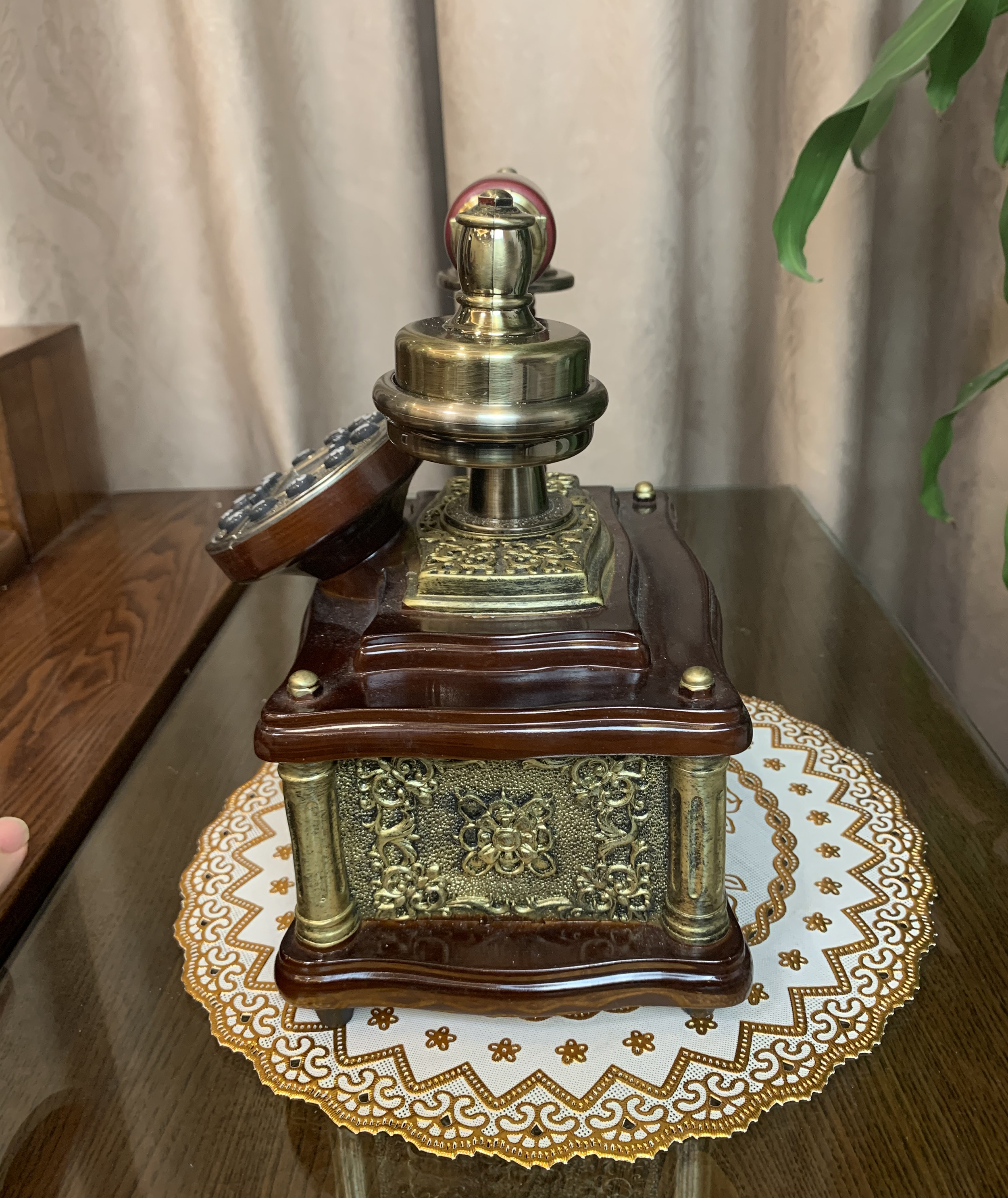 Điện thoại bàn Tân Cổ Điển (DÙNG SIM DI ĐỘNG)