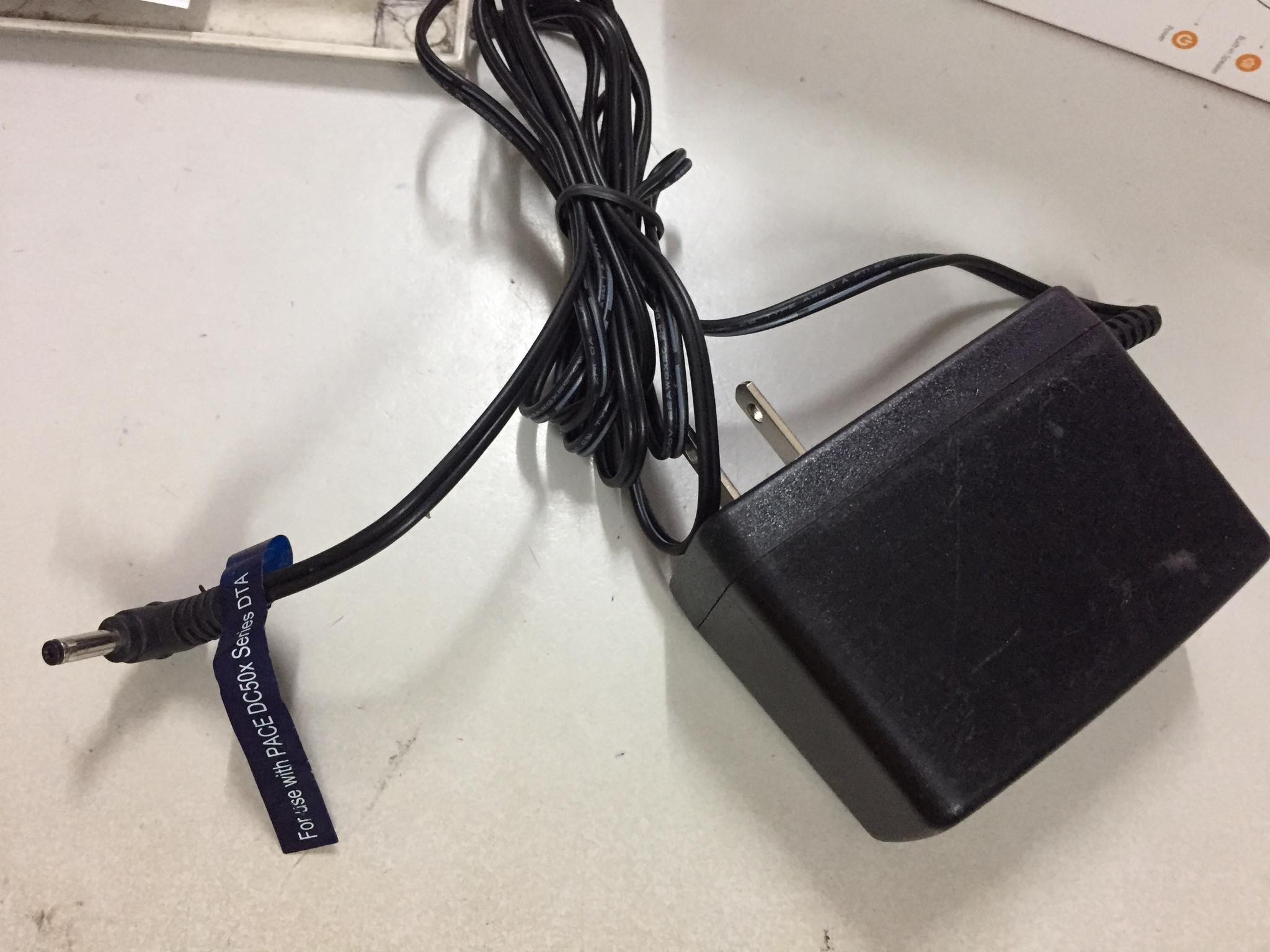 nguồn 5V- 2A chân nhỏ (cho camera wifi yoose, siepem)