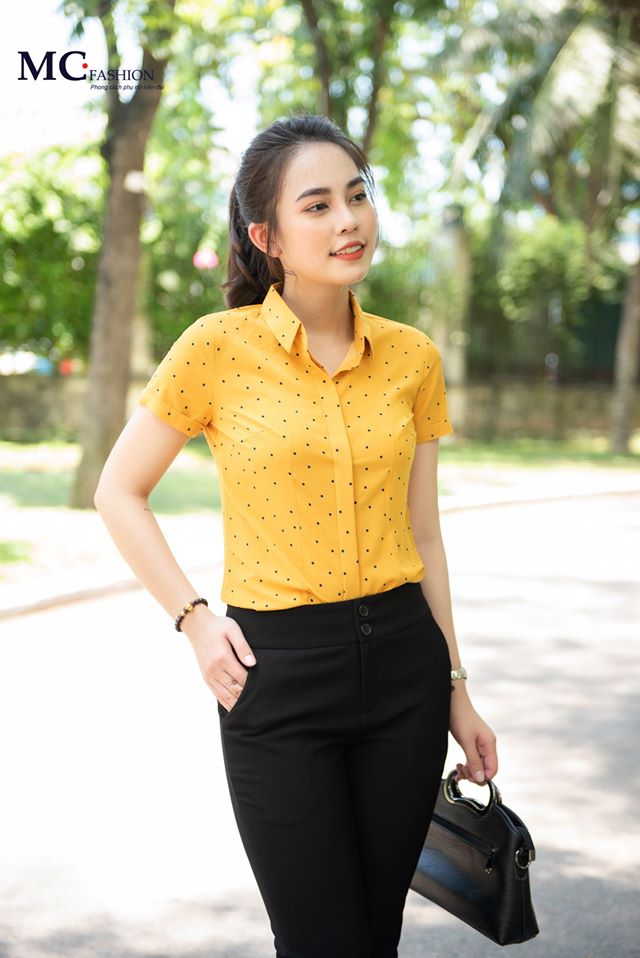 Áo sơ mi công sở họa tiết chấm bi ngắn tay (A0257)