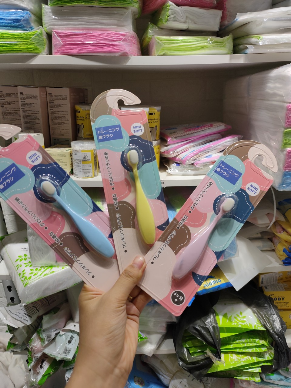 Bàn chải đánh răng triệu sợi tơ siêu mềm cho bé