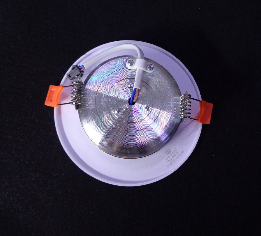 Đèn led âm trần viền vàng 9w 3 màu 3 chế độ (Trắng/vàng/vàng trung tính)