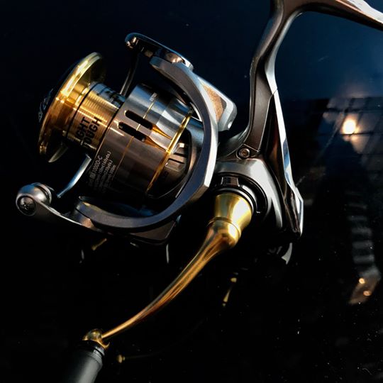 [HCM]MÁY ĐỨNG CÂU LURE DAIWA FREAMS LT