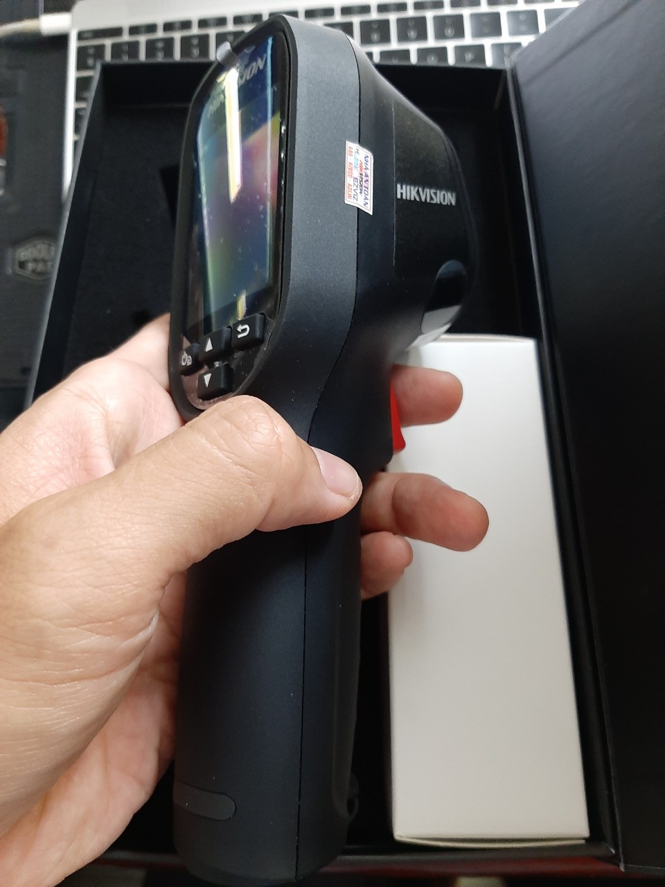 Camera thân nhiệt HIKVision DS-2TP31B-3AUF
