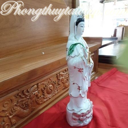 Phật Quan Âm Đứng Tòa Sen