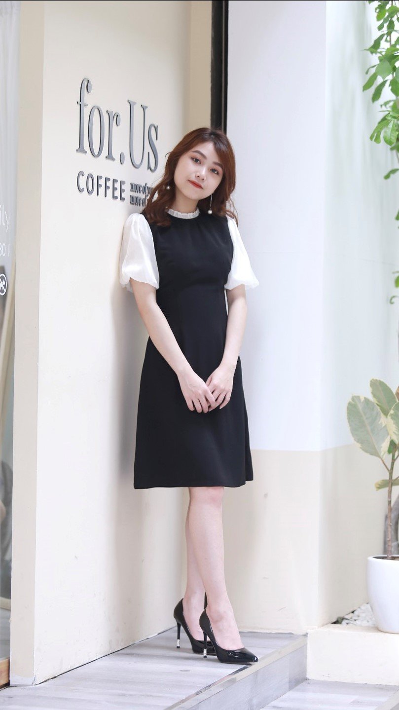 Váy công sở cổ tròn tay bồng