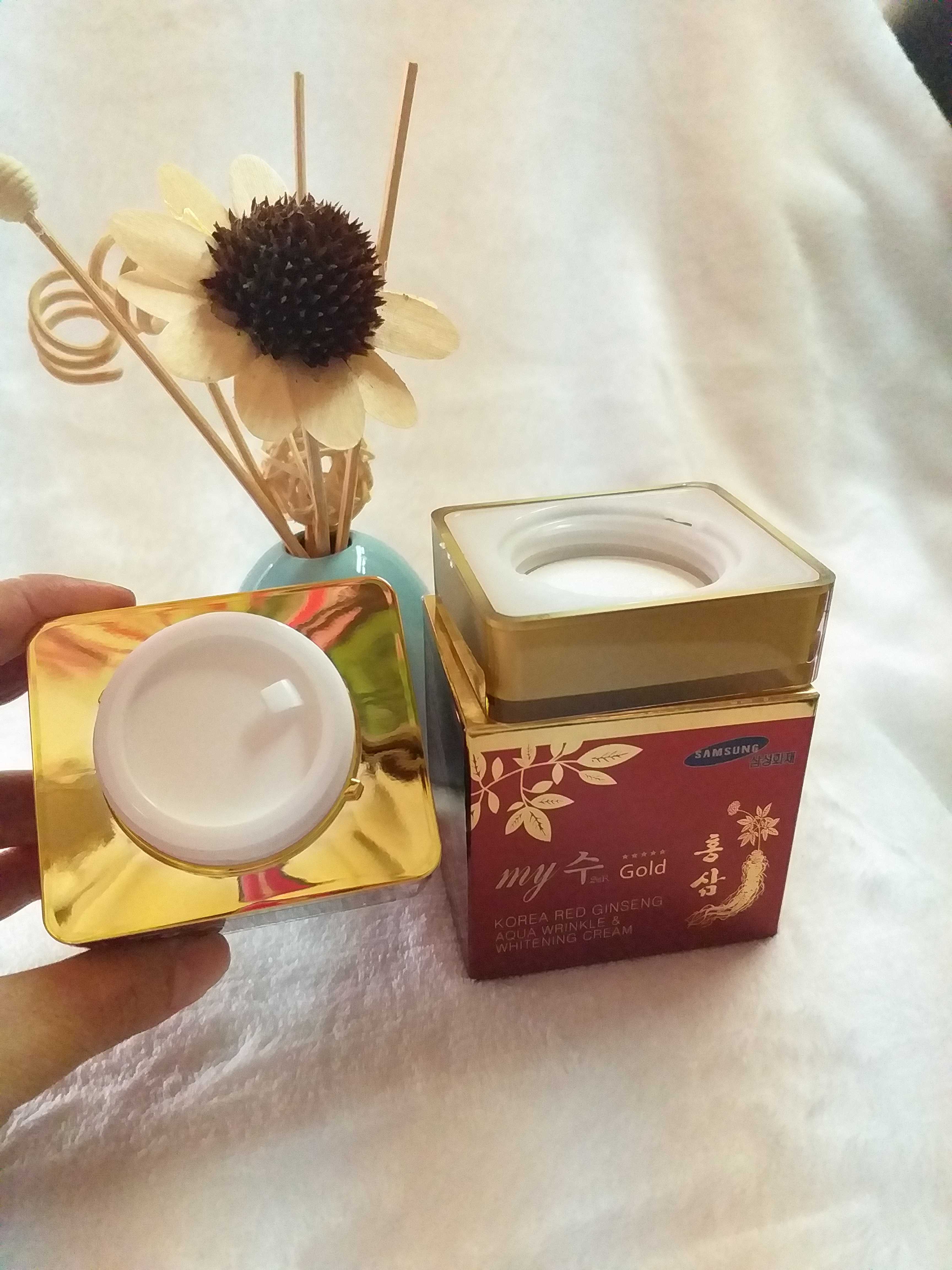 KEM DƯỠNG TRẮNG DA HỒNG SÂM HÀN QUỐC