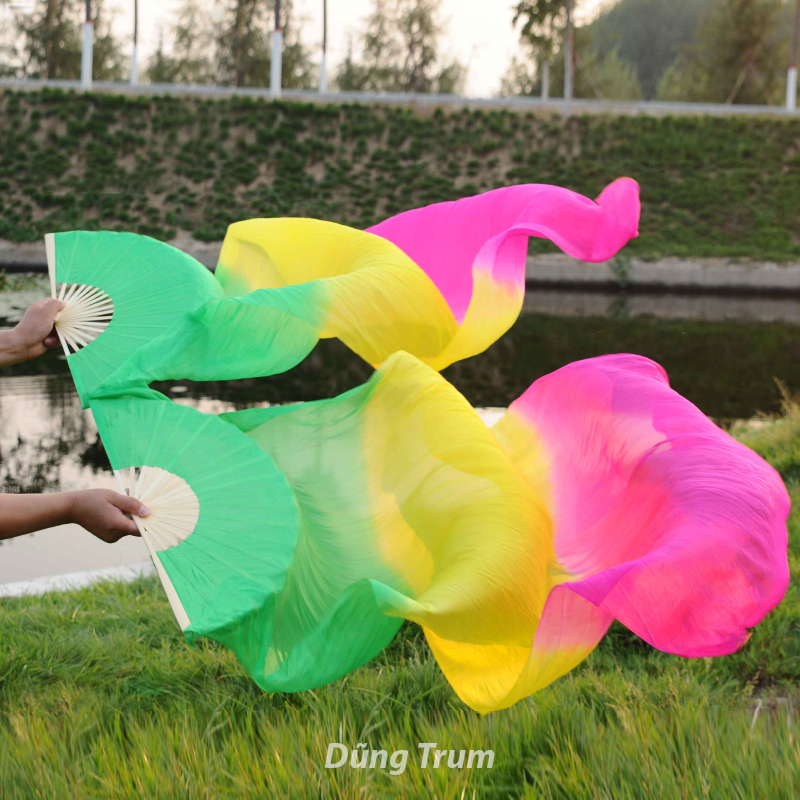 Quạt múa văn nghệ 3 màu dài 1m5 tua cực mềm mại và đẹp