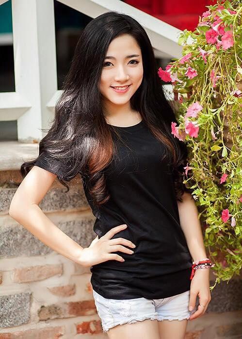 Áo thun nữ tay ngắn cotton basic màu đen