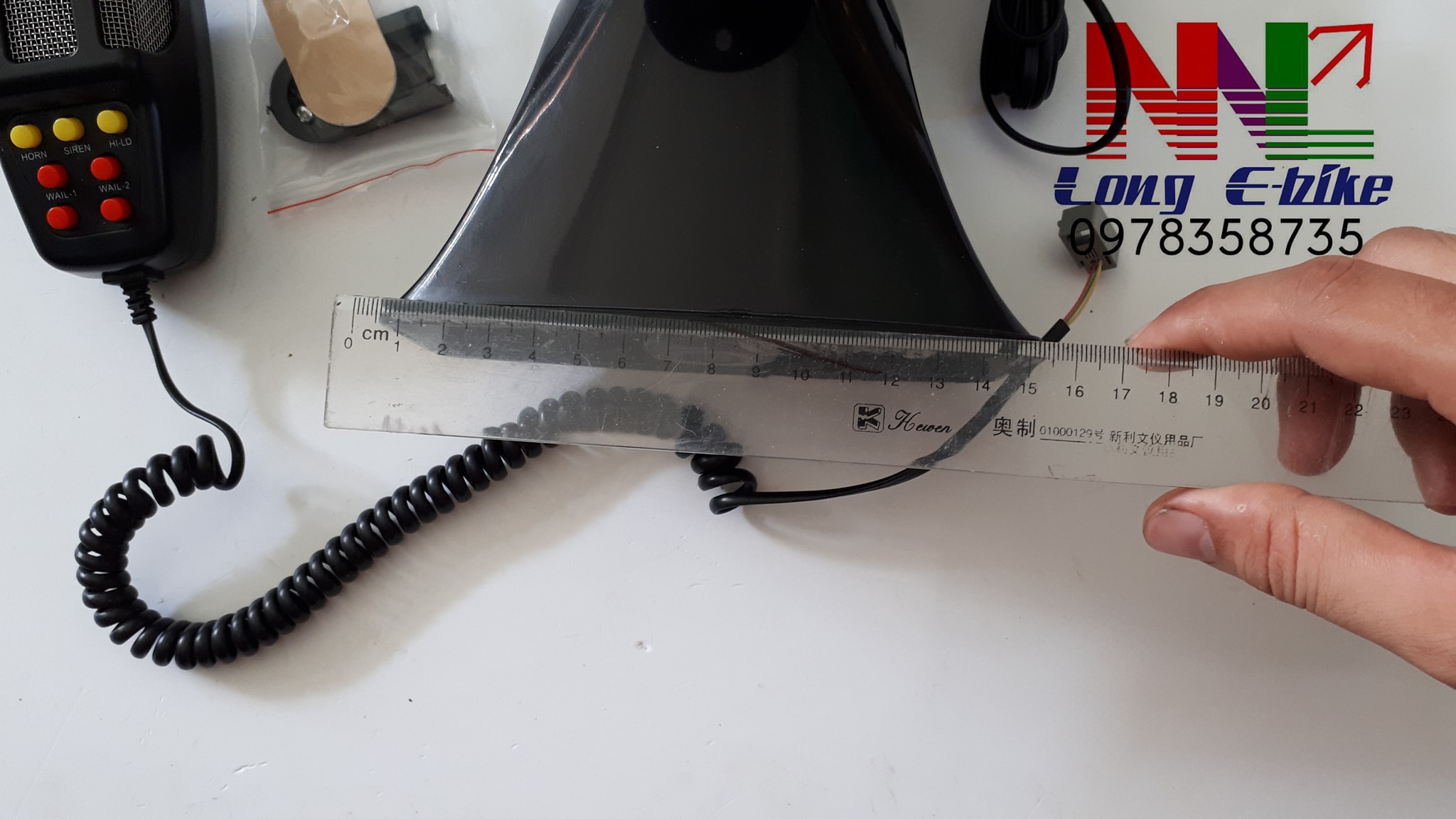 còi hú 7 chế độ , có mic đàm