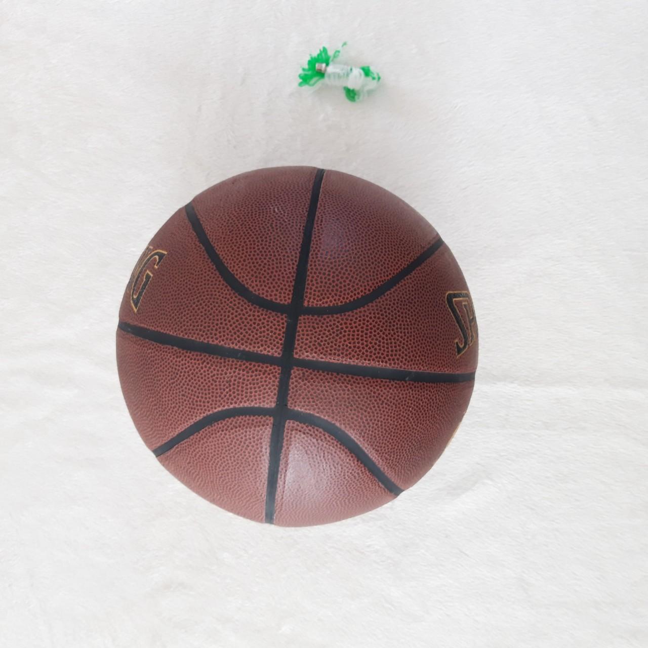 bóng rổ số 7 SPALDING da PU cao cấp(tặng túi lưới +kim bơm+đôi tất)