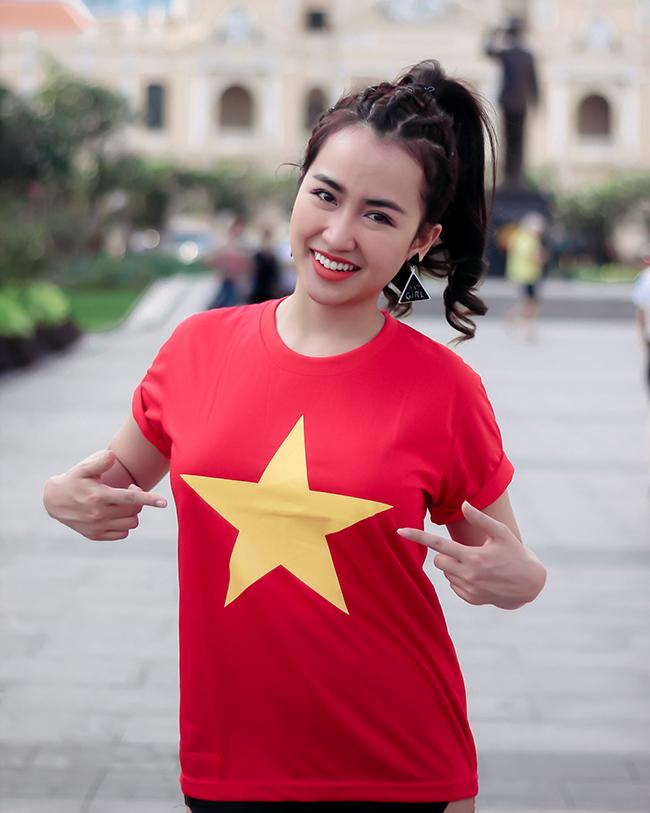 áo thun nữ, áo thun cổ động, áo thun cổ động nữ, áo thun in hình ngôi sao, áo thun cổ động cờ đỏ sao vàng thời trang, chất liệu cotton thấm hút mồ hôi, thoáng mát, vải dày mịn