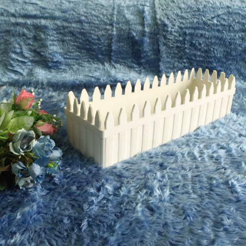 Chậu nhựa trồng cây - chậu hàng rào màu trắng loại lớn 42cm x 13cm