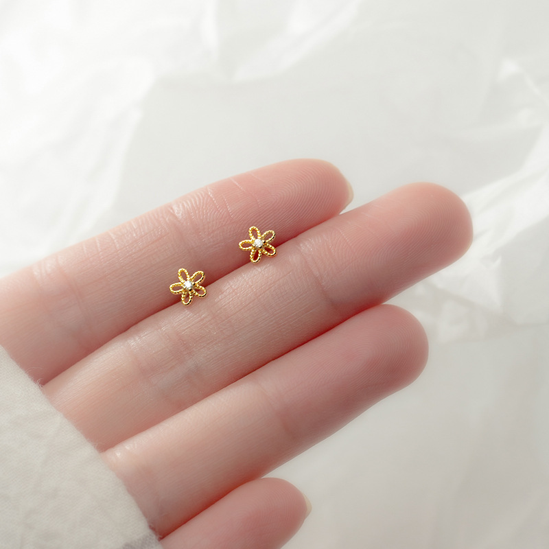 Bông Tai bạc ý s925 Hình bông hoa nhỏ xin xắn phong cách hàn quốc - B2611 - Bảo Ngọc Jewelry