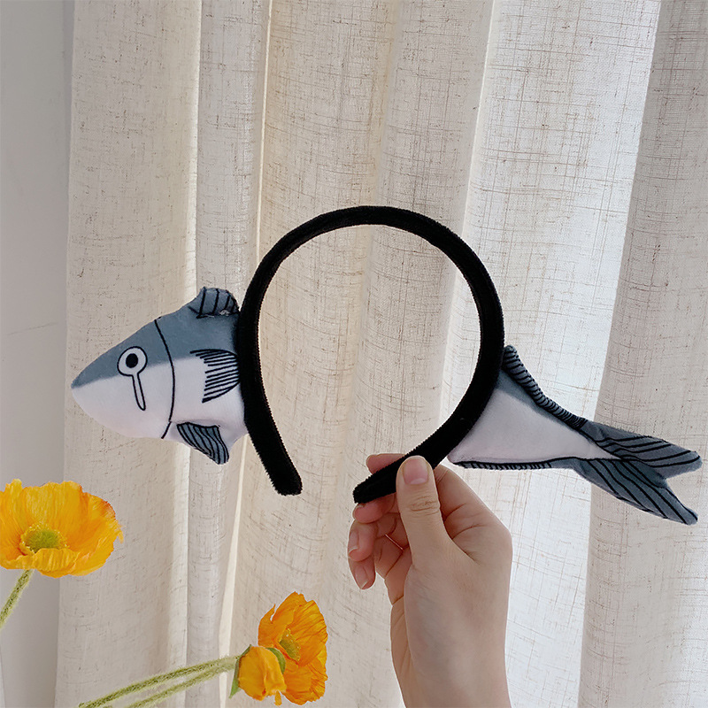 Băng đô rửa mặt trang điểm chống trượt hình con cá dễ thương Basic Jewelry