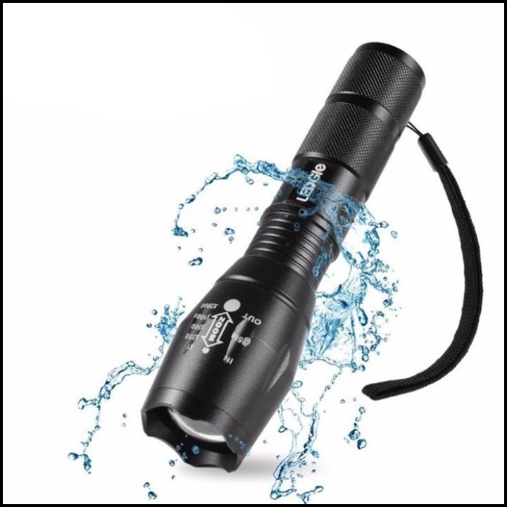 Đèn pin siêu sáng có 5 chế độ chiếu xa trăm mét T6 - Bộ sản phẩm gồm 1 thân đèn, 1 pin sạc, 1 bộ sạc, 1 dụng cụ xài pin AAA, 1 đồ bảo vệ pin, 1 hộp đựng chắc chắn.