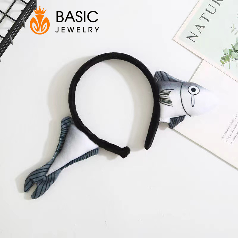 Băng đô rửa mặt trang điểm chống trượt hình con cá dễ thương Basic Jewelry