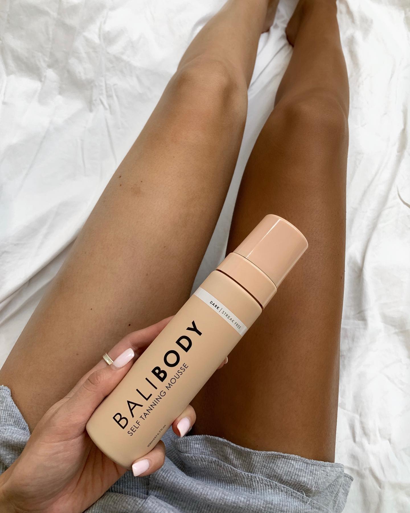 Nhuộm da dạng bọt Bali Body Self Tanning Mousse