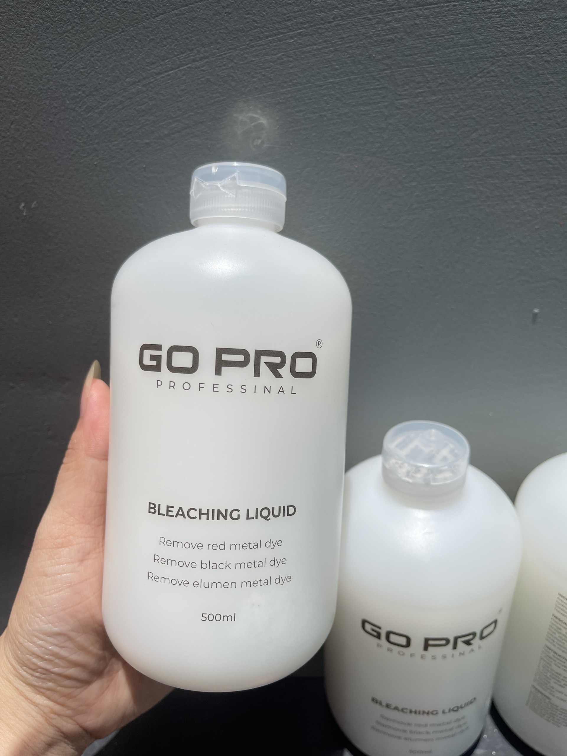 Bóc đỏ bóc đen GOPRO bóc tách màu kim loại chai 500ml, bóc sạch màu, không gây hại tóc, không khô tóc _ homemark