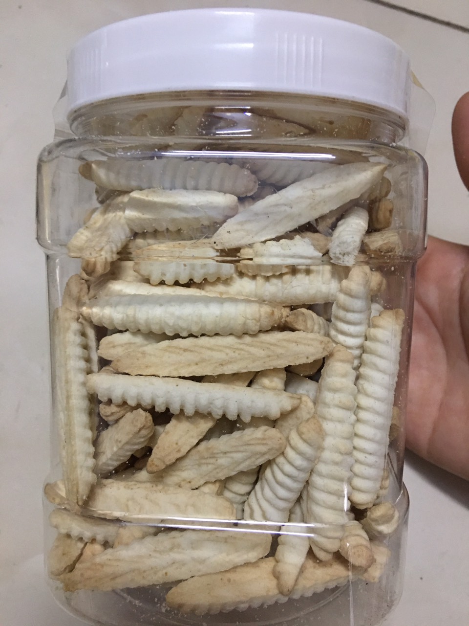 Bánh con sâu thơm ngon béo vị cốt dừa - đồ ăn vặt